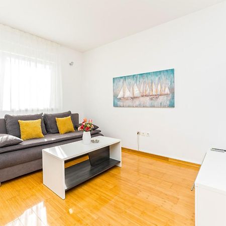 Summer Breeze Pool Apartments Новалья Номер фото